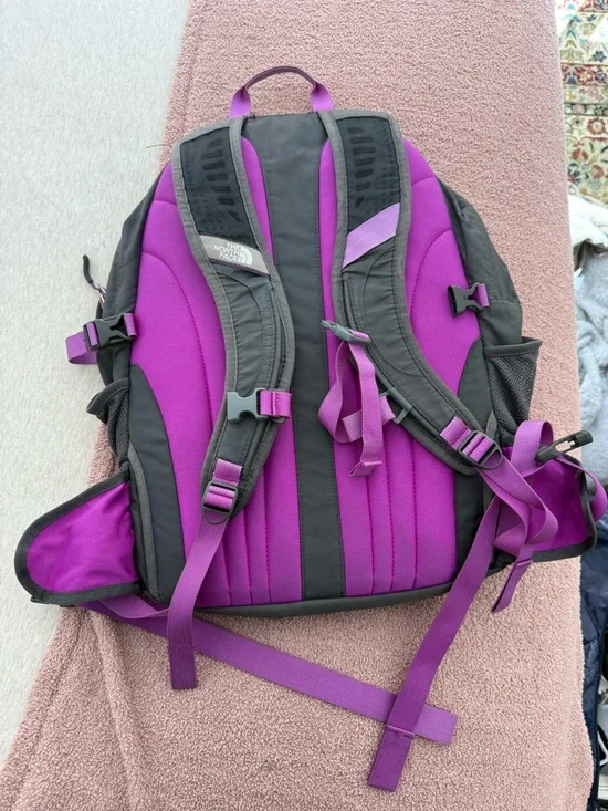 North Face Recon Backpack - Picture 2 of 2